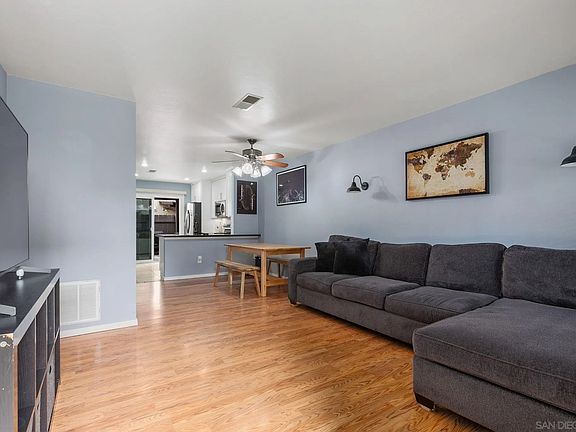 5th image of 10321 Carefree Dr