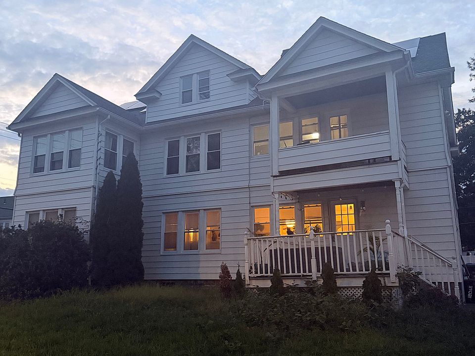 2nd image of 131 Hamburg St #2