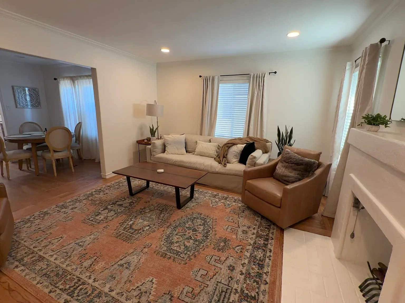 2 bed, 1.5 bath, 1055 sqft, $3,600 — Photo 3
