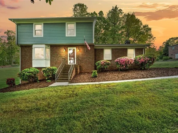 836 Greystone Rd, Asheboro, NC 27203