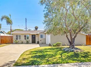 877 Darrell St, Costa Mesa, CA 92627