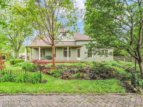 108 S 5th St, Saint Joseph, IL 61873