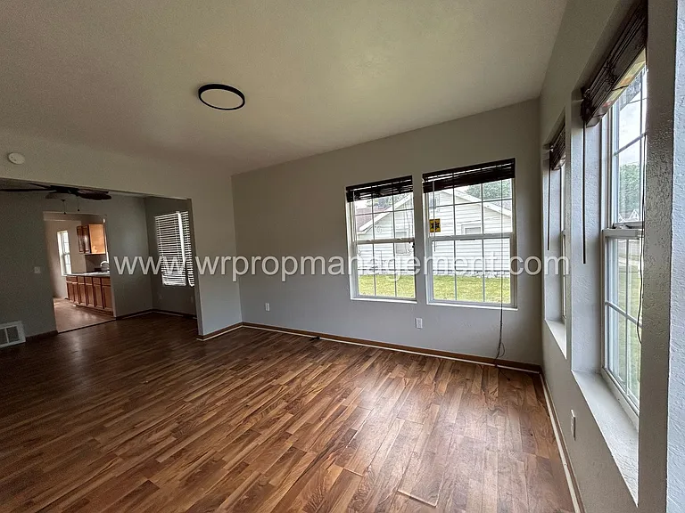 1024 Elysian Ave — Photo 1