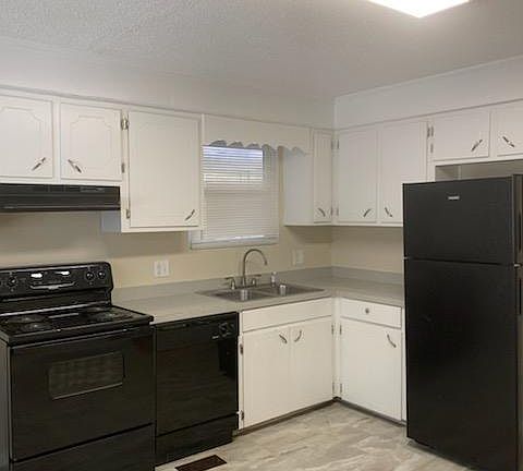 5th image of 5927 McMillan Cir