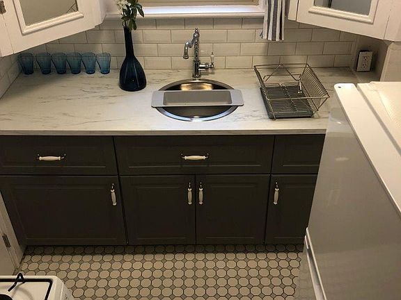 4th image of 1527 18th Ave #1B