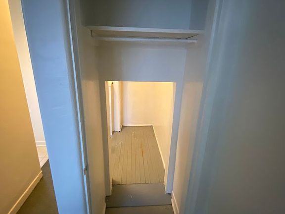 4th image of 1617 Gold Ave SE #J
