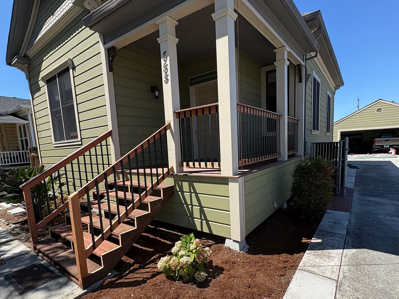 2 bed, 988 sqft, $4,475 — Photo 2