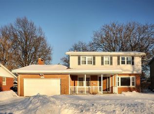 2210 Linden Dr, Valparaiso, IN 46383