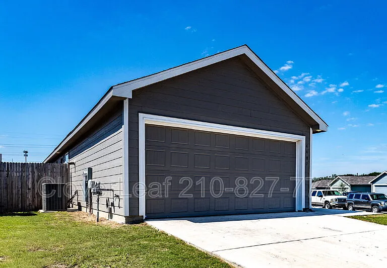 4407 Grassland Pass — Photo 2