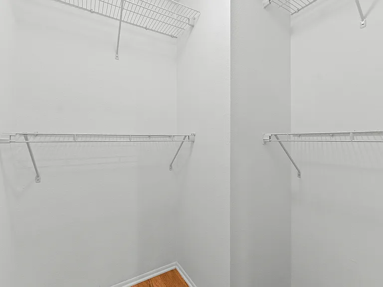 1431 SE Berwick Ct — Photo 14