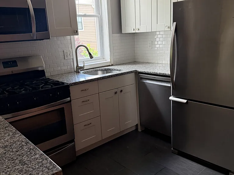 1245 Duncan Pl NE — Photo 2