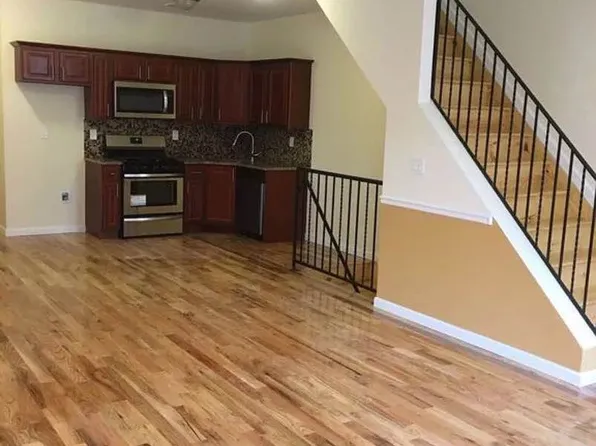 1989 Grand Avenue image 3 of 23