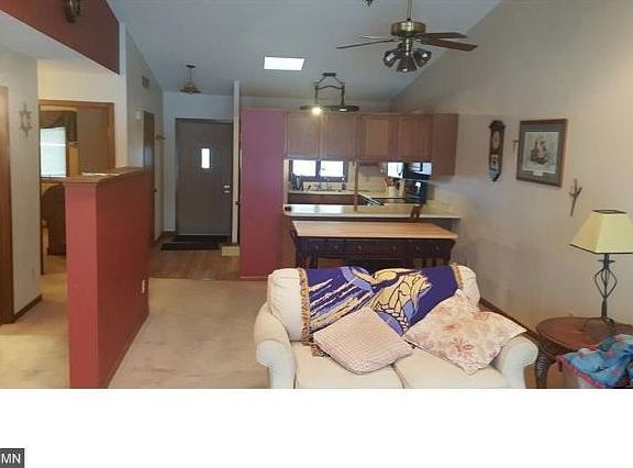 4th image of 6109 Shamrock Dr
