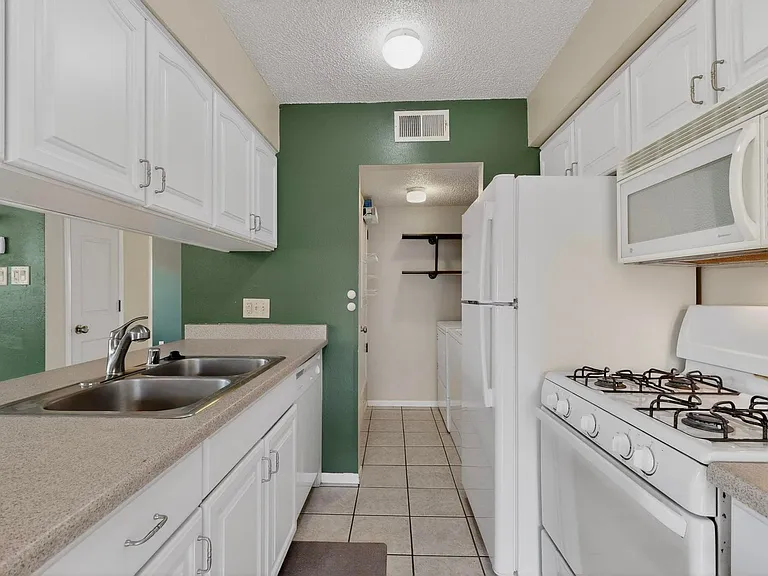 8445 Chambers Ct NE #D — Photo 21