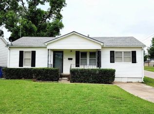 1402 S 15th St, Chickasha, OK 73018