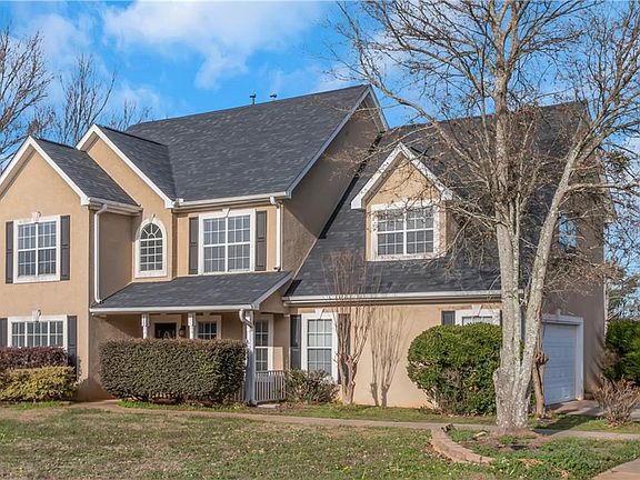 3rd image of 112 Wyckliffe Dr