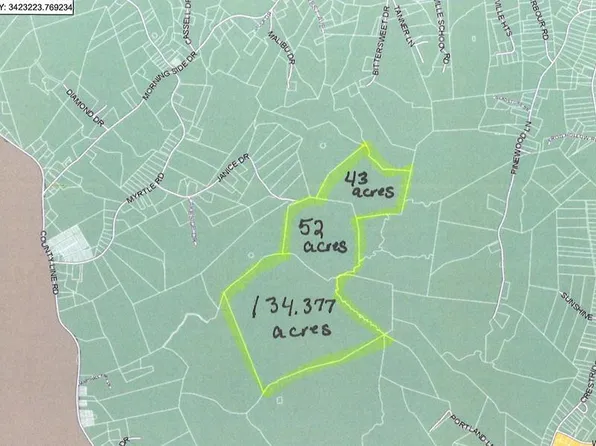 Janice Dr, Bassett, VA 24055