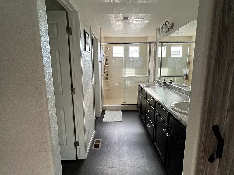 18228 E 52nd Ave — Photo 7