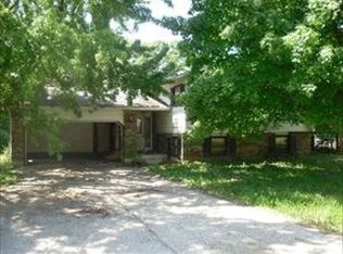 111 Brisbane Dr, Cary, IL 60013