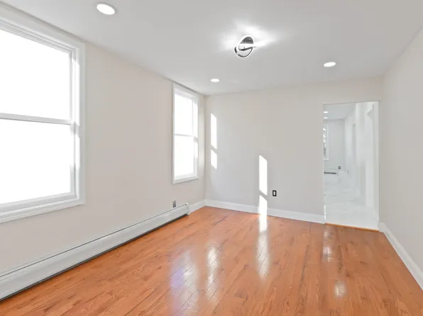 169 West 9th Street image 19 of 29