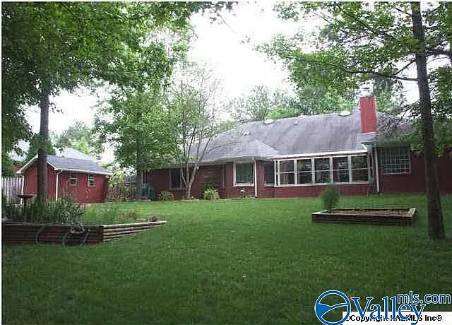 111 Capote Dr — Photo 17