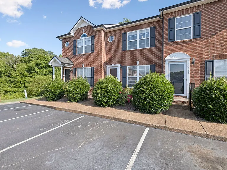 340 Stewarts Landing Cir — Photo 2