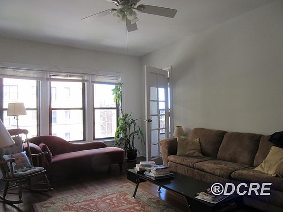2nd image of 1147 W Pratt Blvd #2E