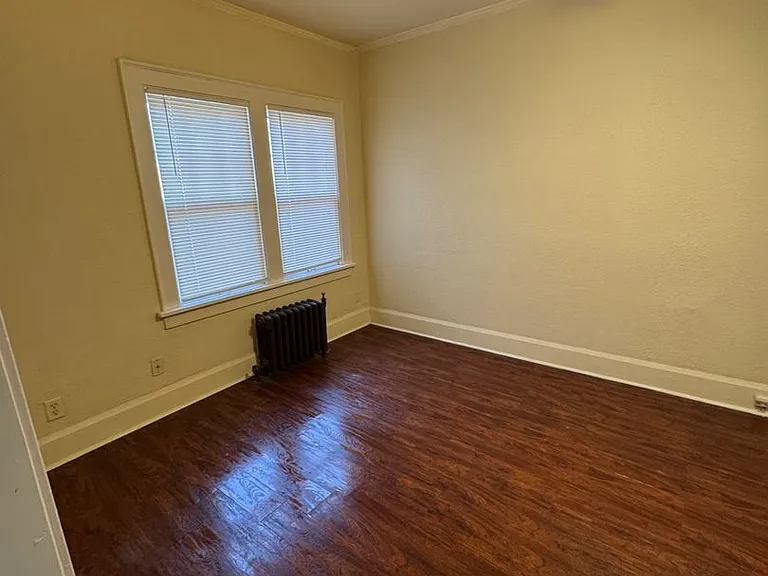 1132 Crosby St — Photo 4