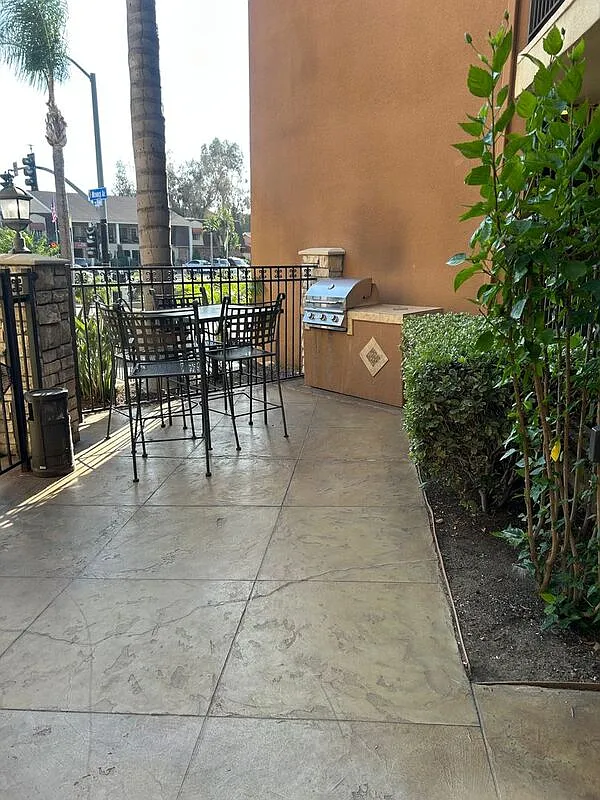 1 bed, 1.0 bath, 686 sqft, $2,050 — Photo 3