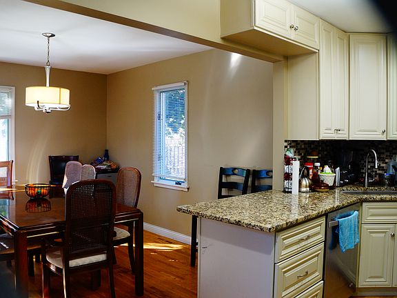 2nd image of 5912 Thomas Ave S