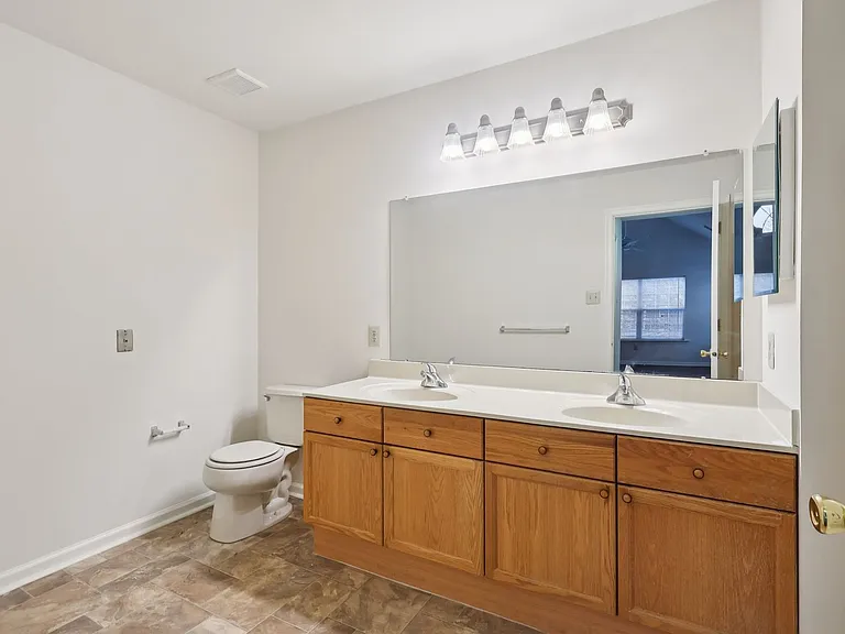 Autumn Park Apartments — Photo 30
