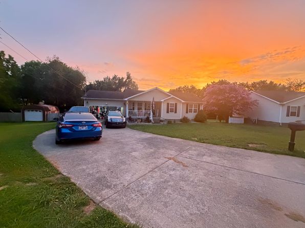 288 Golden Pond Ave