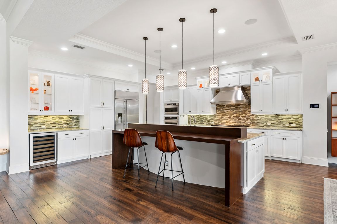 next background image