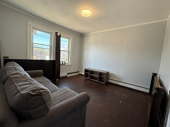 3rd image of 190 Waterman Ave #2R