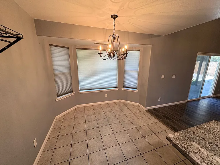 534 W Russell Ave — Photo 24