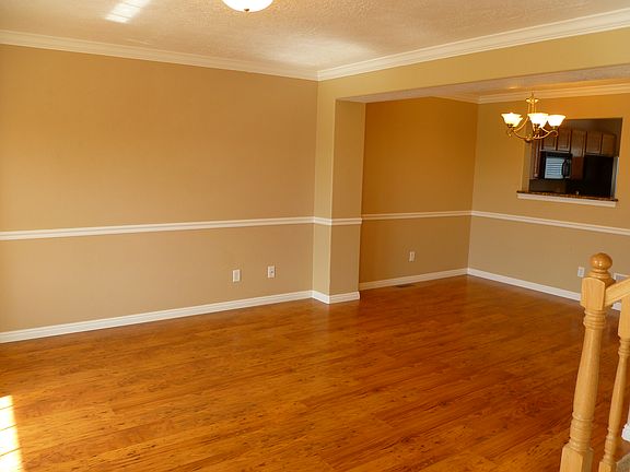 3rd image of 881 Capital Ave #881