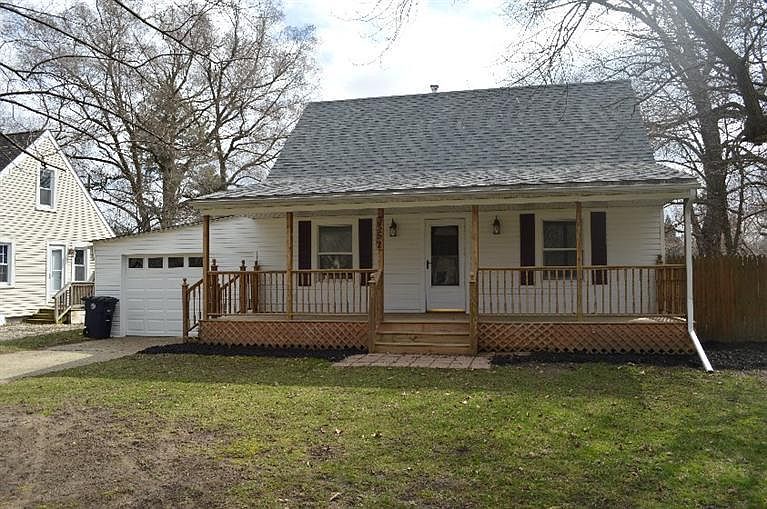 1st image of 3352 Oakwood St