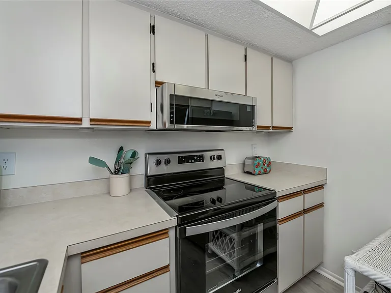 19505 Quesada Ave #U201 — Photo 8