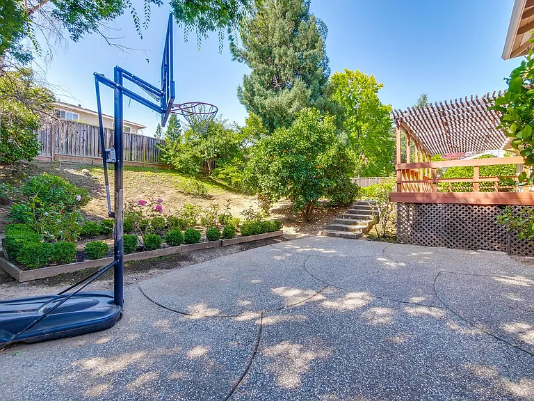 21940 Rucker Dr — Photo 27
