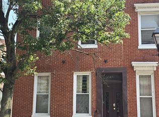 869 Hollins St APT 3R, Baltimore, MD 21201