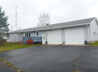 9328 Hiawatha Trl, Naubinway, MI 49762