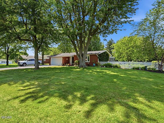 3rd image of 7832 Township Road 237