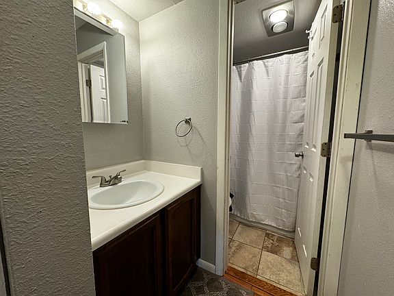 4th image of 114 Hi Country Dr #10