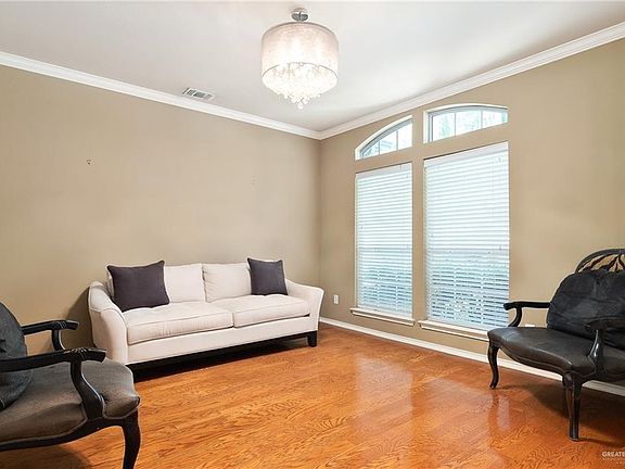 3rd image of 2703 Santa Olivia St