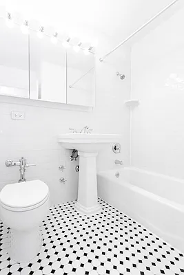 Rented by Olnick Organization | media 6