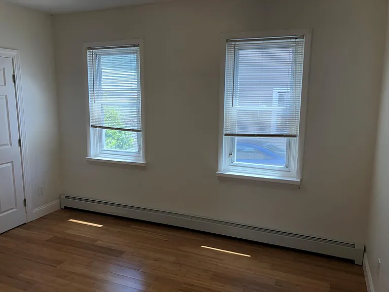 328 Williams St #1R — Photo 10