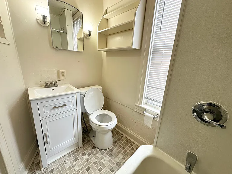 925 W College Ave — Photo 15