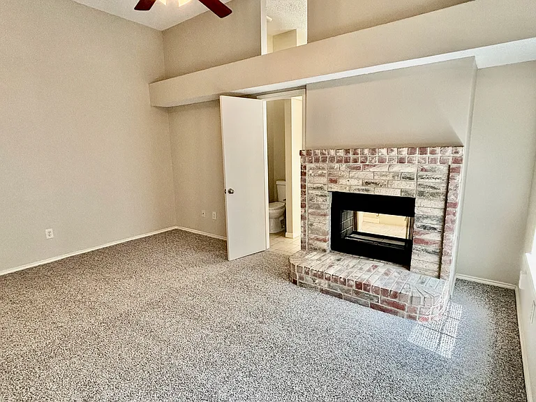 1701 Hillside Dr — Photo 9