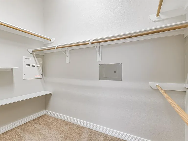 5802 Horse Prairie Dr — Photo 19