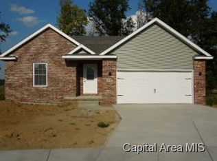 1118 Dina Dr, Riverton, IL 62561